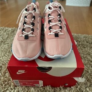 NIB Woman’s Nike React 55 Shoes (Size 8)